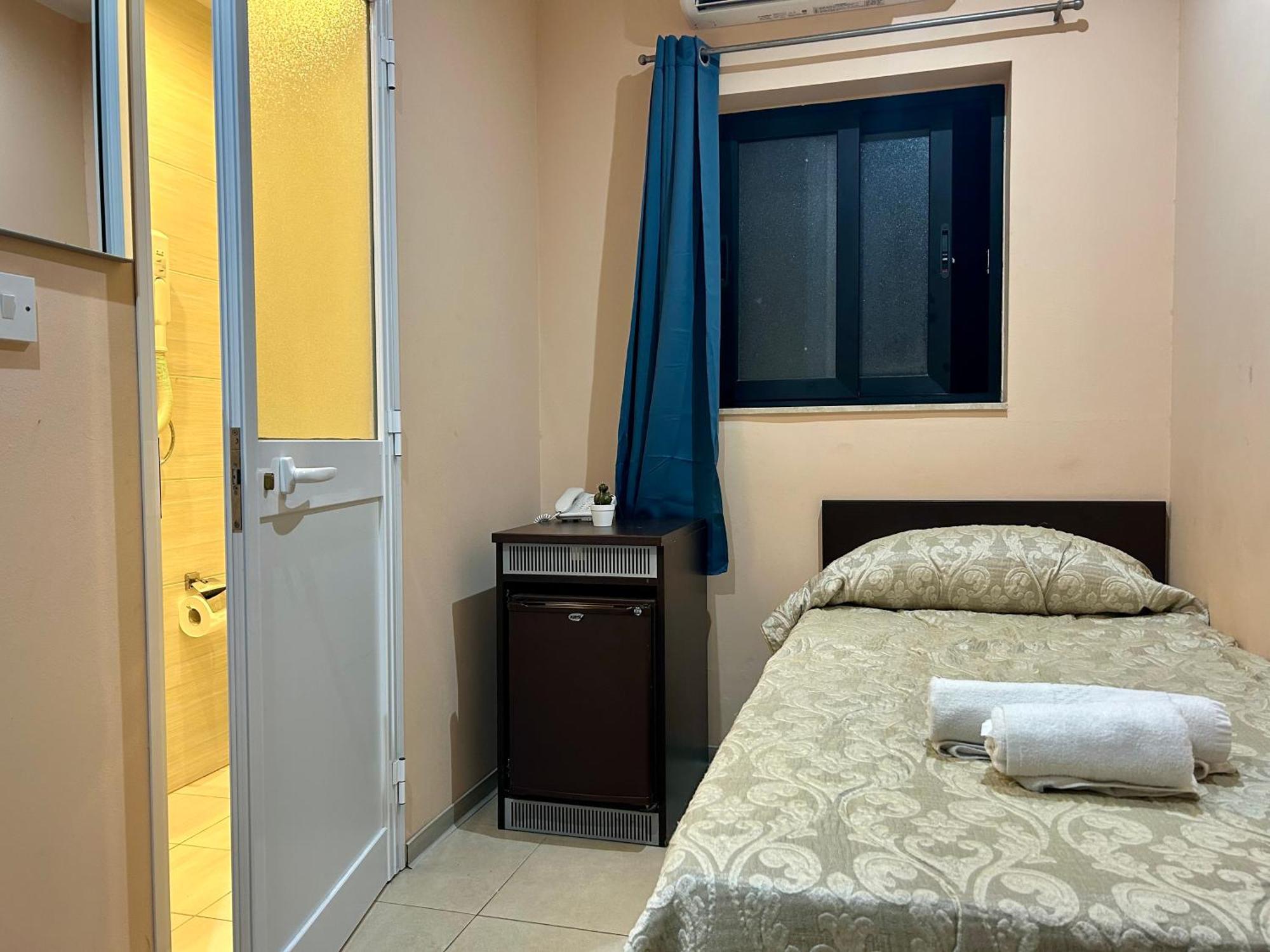 فندق Malta Paradise Central Accomodation سانت جوليان المظهر الخارجي الصورة