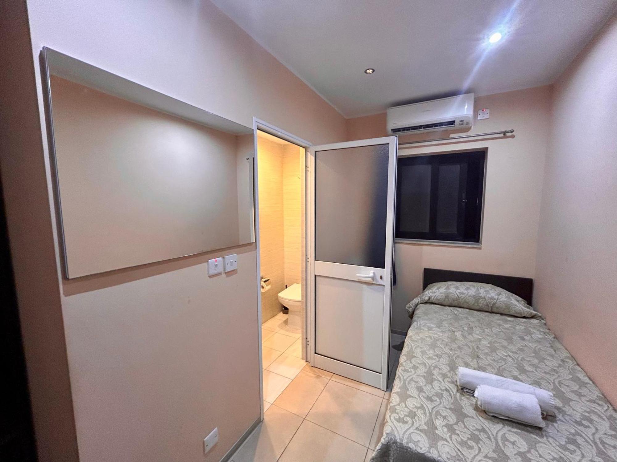 فندق Malta Paradise Central Accomodation سانت جوليان المظهر الخارجي الصورة