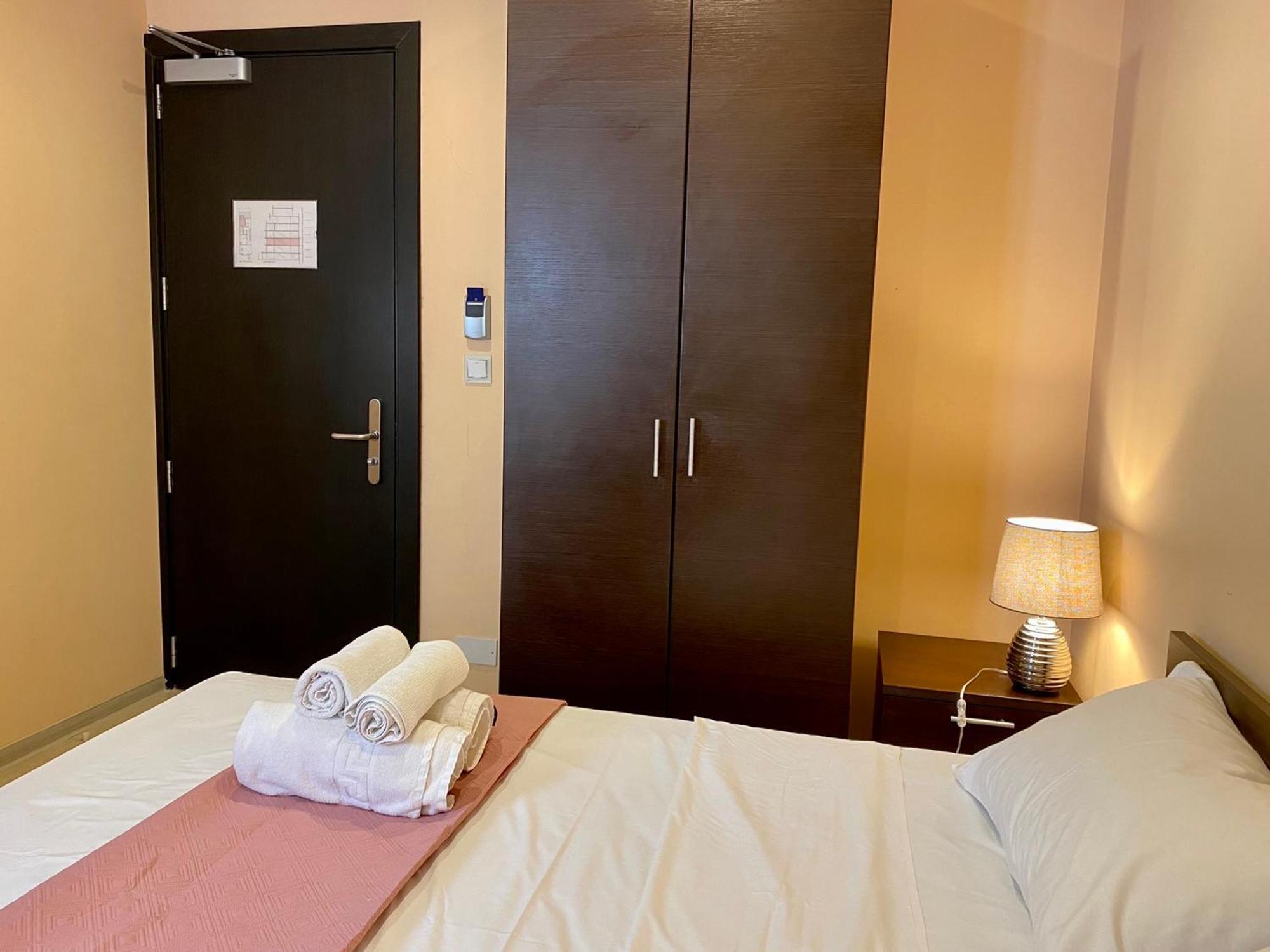 فندق Malta Paradise Central Accomodation سانت جوليان المظهر الخارجي الصورة