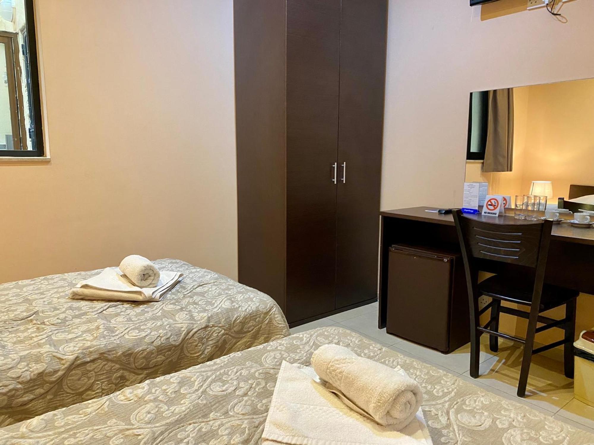 فندق Malta Paradise Central Accomodation سانت جوليان المظهر الخارجي الصورة