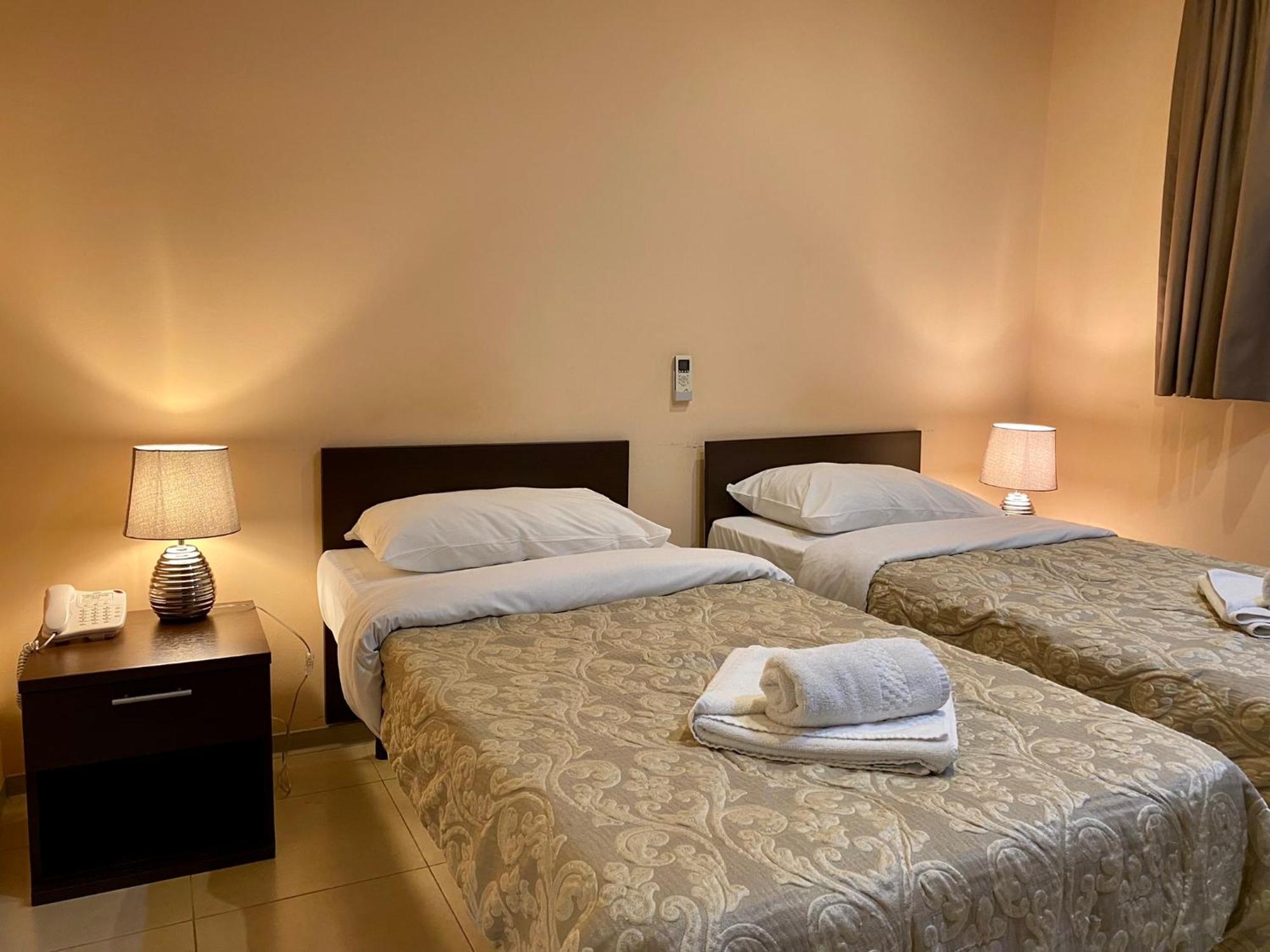 فندق Malta Paradise Central Accomodation سانت جوليان المظهر الخارجي الصورة