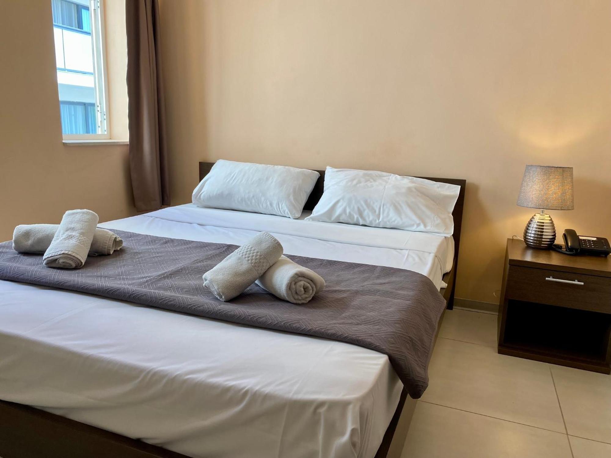 فندق Malta Paradise Central Accomodation سانت جوليان المظهر الخارجي الصورة