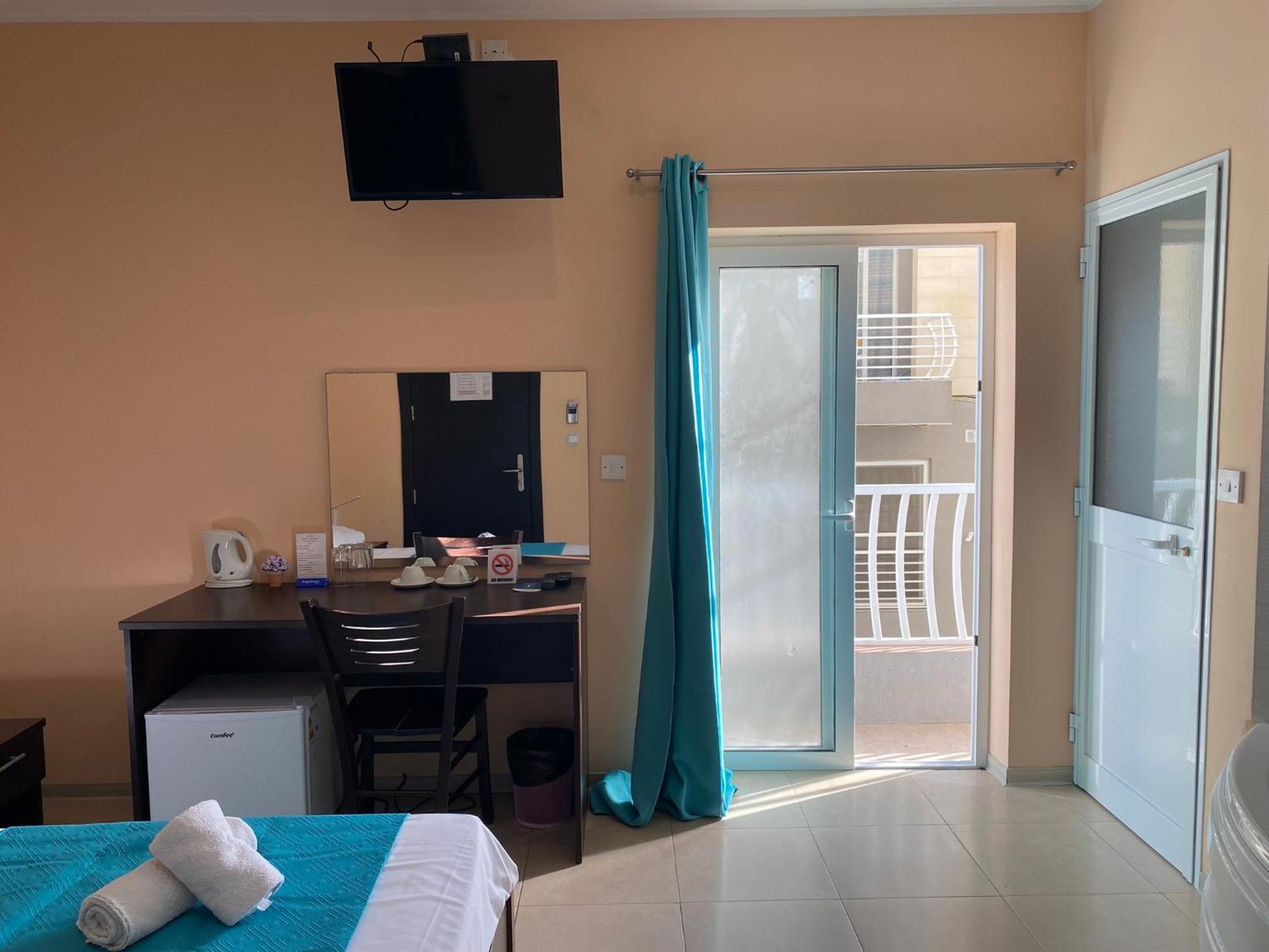 فندق Malta Paradise Central Accomodation سانت جوليان المظهر الخارجي الصورة