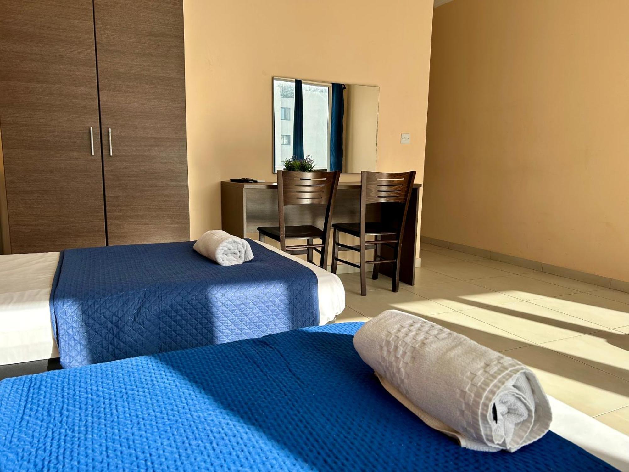 فندق Malta Paradise Central Accomodation سانت جوليان المظهر الخارجي الصورة