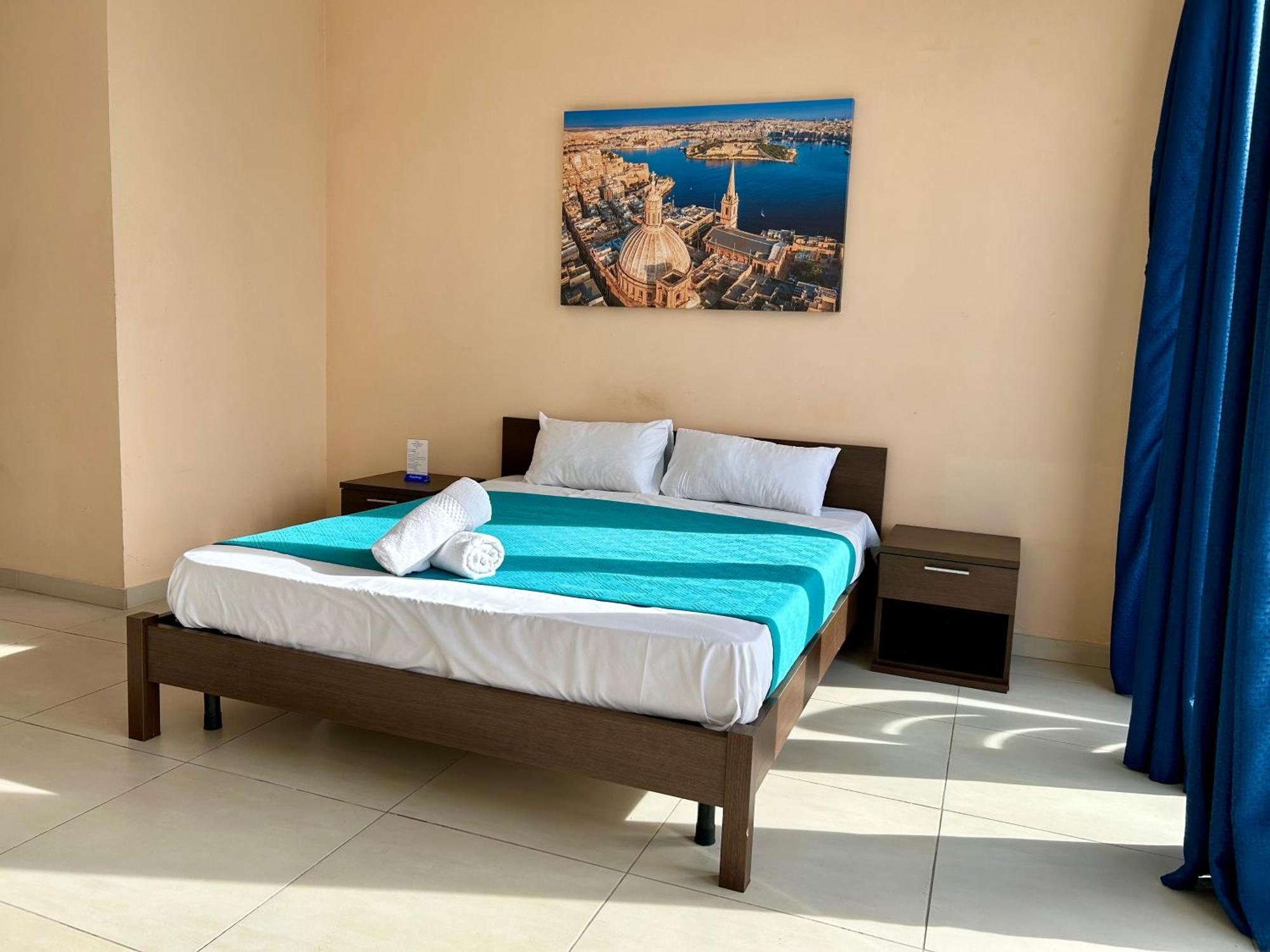 فندق Malta Paradise Central Accomodation سانت جوليان المظهر الخارجي الصورة